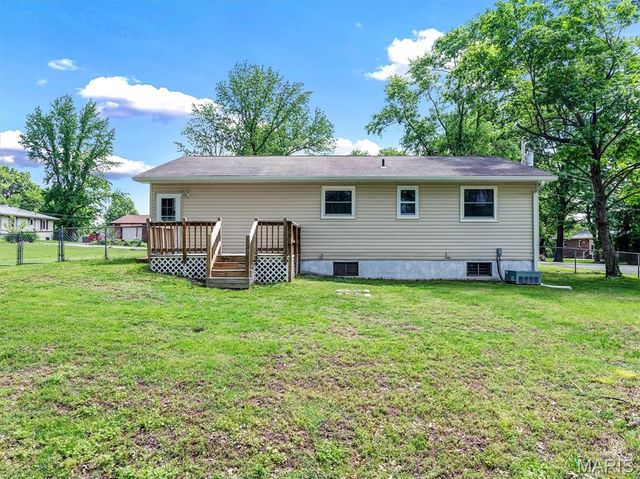 1877 Forest Lane, Pacific, MO 63069