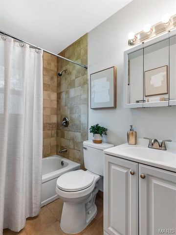 1877 Forest Lane, Pacific, MO 63069