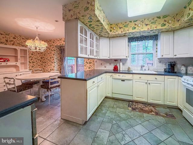 52 WOODBRIDGE CT N, Langhorne, PA 19047