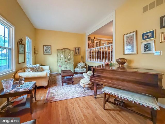 52 WOODBRIDGE CT N, Langhorne, PA 19047