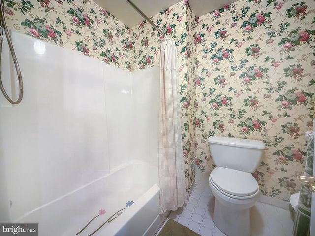 52 WOODBRIDGE CT N, Langhorne, PA 19047