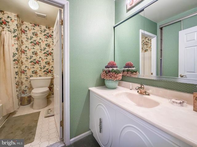 52 WOODBRIDGE CT N, Langhorne, PA 19047