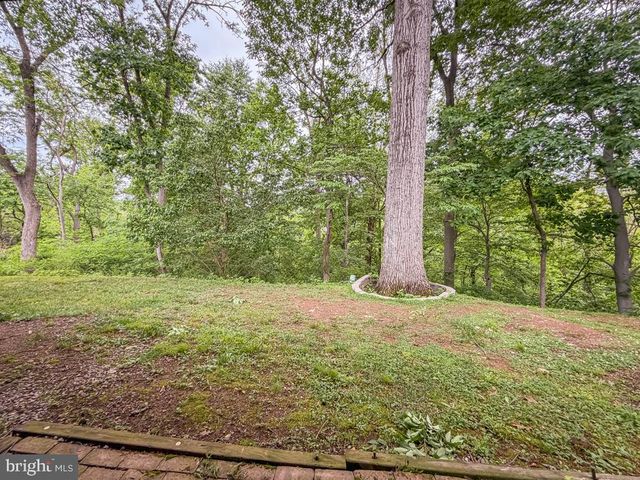 52 WOODBRIDGE CT N, Langhorne, PA 19047