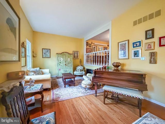 52 WOODBRIDGE CT N, Langhorne, PA 19047