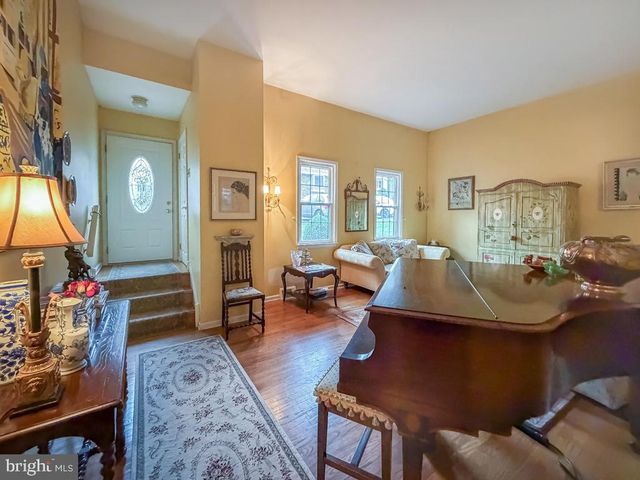 52 WOODBRIDGE CT N, Langhorne, PA 19047