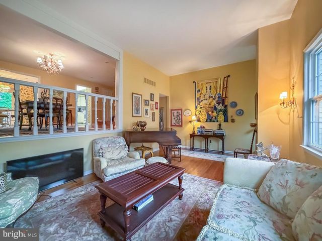 52 WOODBRIDGE CT N, Langhorne, PA 19047