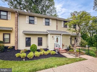52 WOODBRIDGE CT N, Langhorne, PA 19047