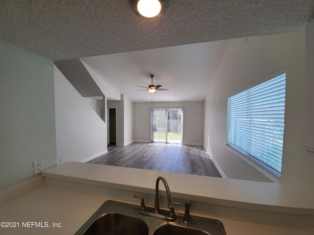 1024 SNUG HARBOUR Court, Atlantic Beach, FL 32233
