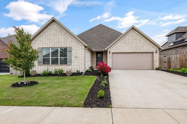 4400 SW Pawhuska Street, Bentonville, AR 72713