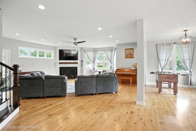 7350 Forest Hill Road, Burr Ridge, IL 60527