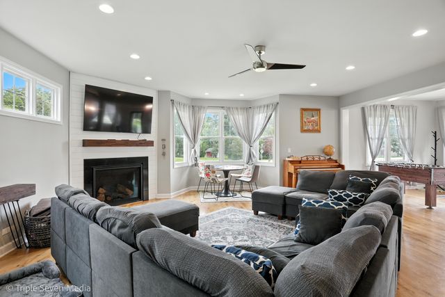 7350 Forest Hill Road, Burr Ridge, IL 60527