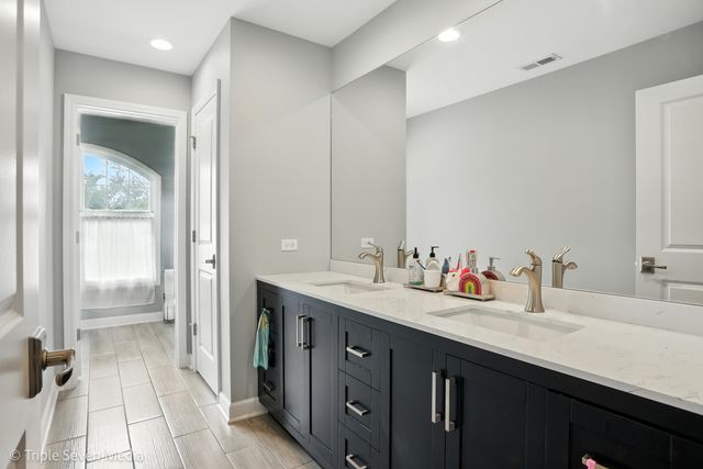 7350 Forest Hill Road, Burr Ridge, IL 60527