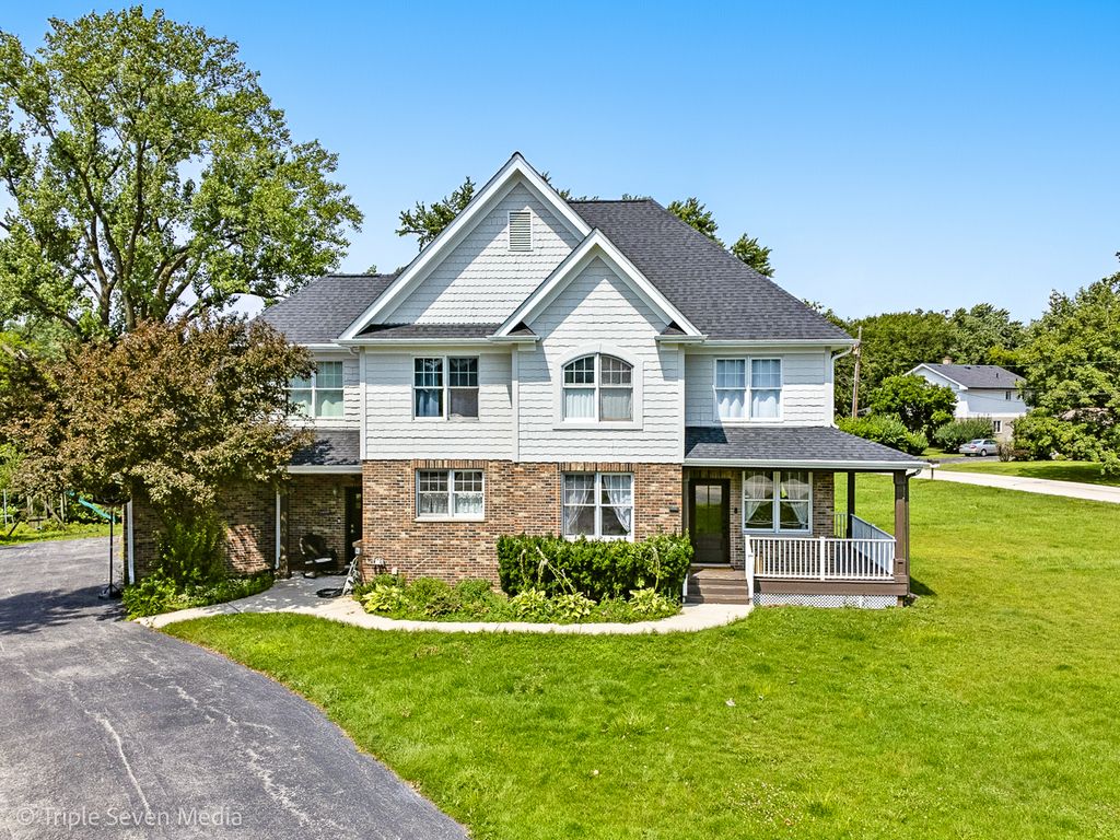 7350 Forest Hill Road, Burr Ridge, IL 60527