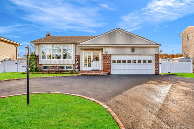 266 Bayview Avenue, Massapequa, NY 11758