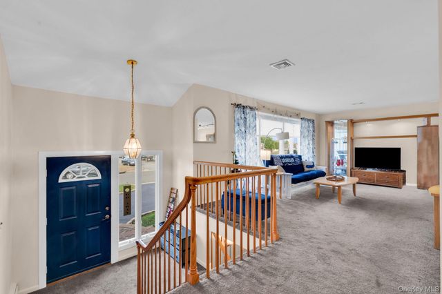 266 Bayview Avenue, Massapequa, NY 11758