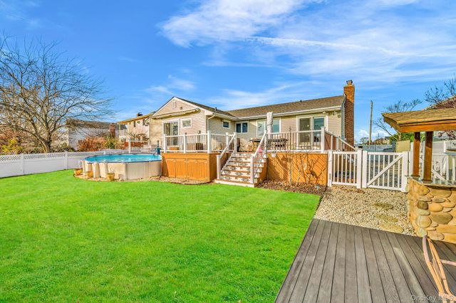 266 Bayview Avenue, Massapequa, NY 11758