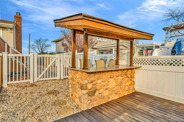 266 Bayview Avenue, Massapequa, NY 11758