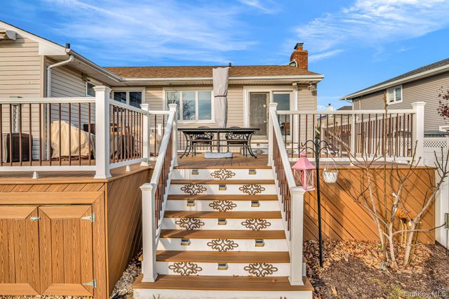 266 Bayview Avenue, Massapequa, NY 11758