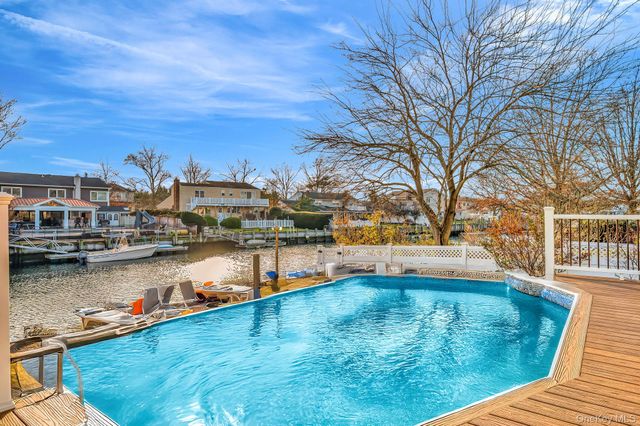 266 Bayview Avenue, Massapequa, NY 11758