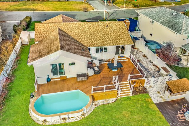 266 Bayview Avenue, Massapequa, NY 11758