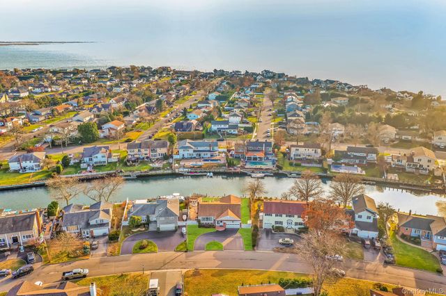 266 Bayview Avenue, Massapequa, NY 11758