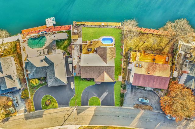 266 Bayview Avenue, Massapequa, NY 11758