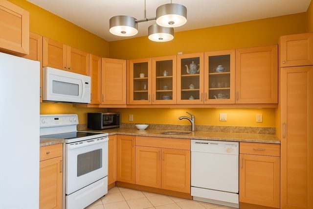 200 Cove Way 107, Quincy, MA 02169