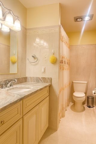 200 Cove Way 107, Quincy, MA 02169