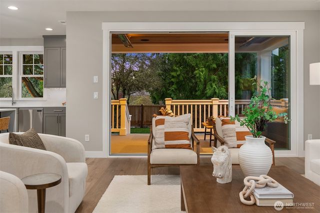 17210 NE 95th Street, Redmond, WA 98052