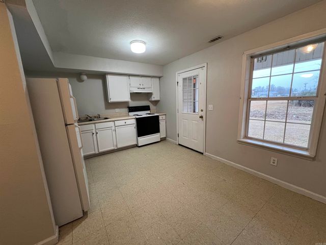 927-929 E Margret, Piggott, AR 72454