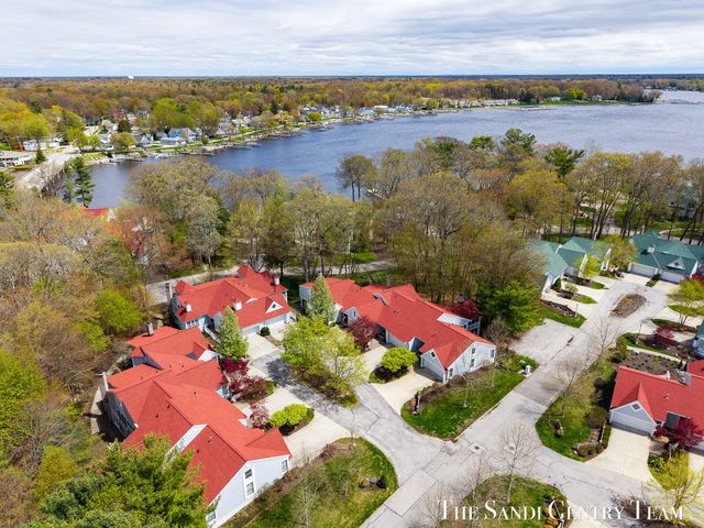 16917 Landing Lane, Ferrysburg City, MI 49456