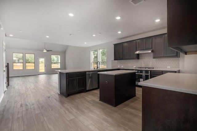 3924 Mineral DR, Leander, TX 78641