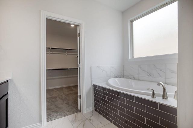 3924 Mineral DR, Leander, TX 78641