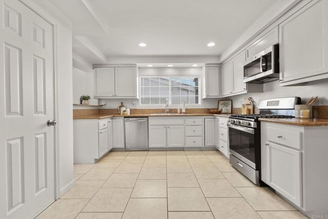 6865 Airoso Ave, San Diego, CA 92120