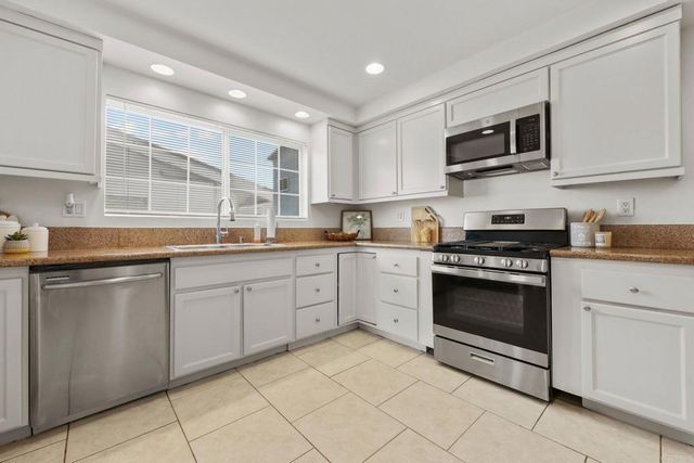 6865 Airoso Ave, San Diego, CA 92120