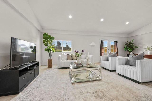 6865 Airoso Ave, San Diego, CA 92120