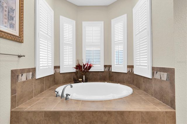 16301 DUNLINDALE DRIVE, Lithia, FL 33547