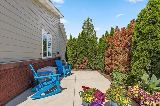 738 Windberry Court 9, Oakland, MO 63122