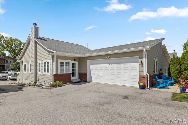 738 Windberry Court 9, Oakland, MO 63122