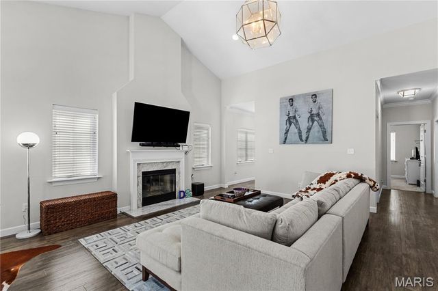 738 Windberry Court 9, Oakland, MO 63122