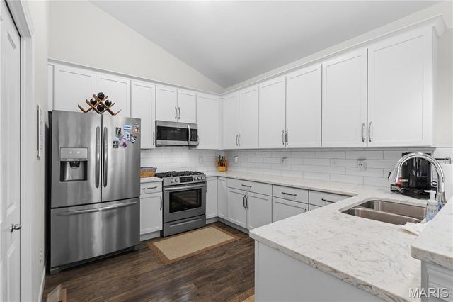 738 Windberry Court 9, Oakland, MO 63122