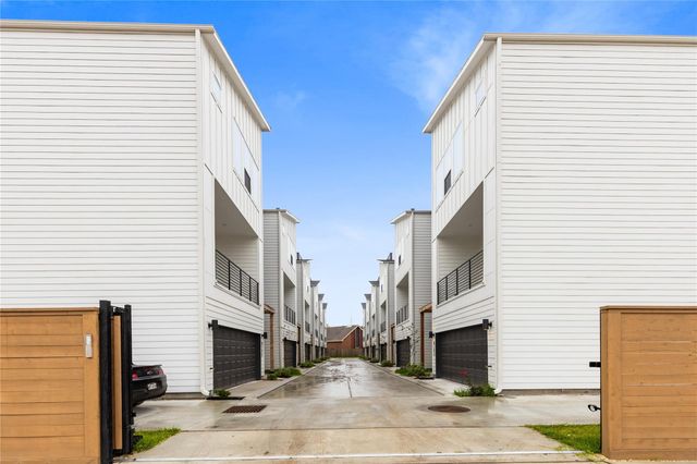 812 Elkhart Street C, Houston, TX 77091