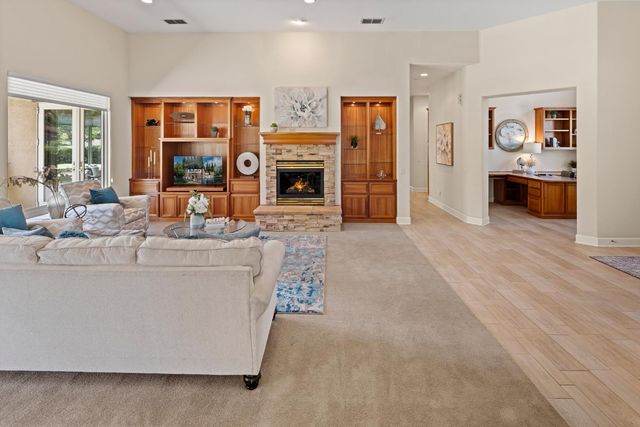 2107 Stonecrest Ln, Lincoln, CA 95648