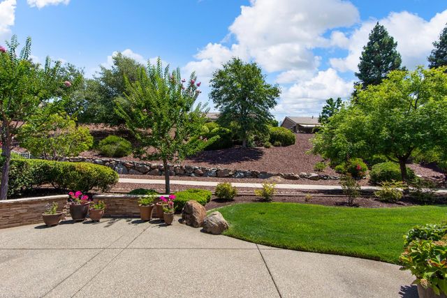 2107 Stonecrest Ln, Lincoln, CA 95648
