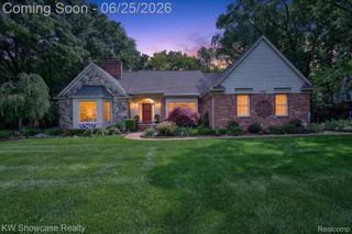 11073 Sandy Creek Drive, Green Oak Township, MI 48178