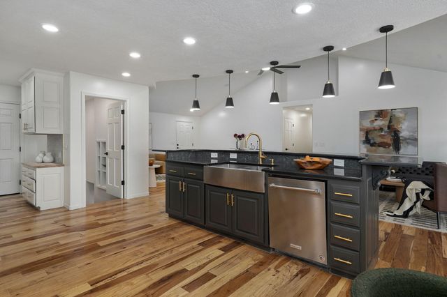 506 S Pepperhill Drive, Nixa, MO 65714