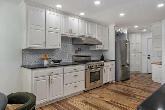 506 S Pepperhill Drive, Nixa, MO 65714