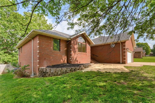 506 S Pepperhill Drive, Nixa, MO 65714