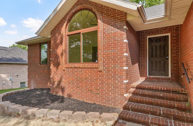506 S Pepperhill Drive, Nixa, MO 65714