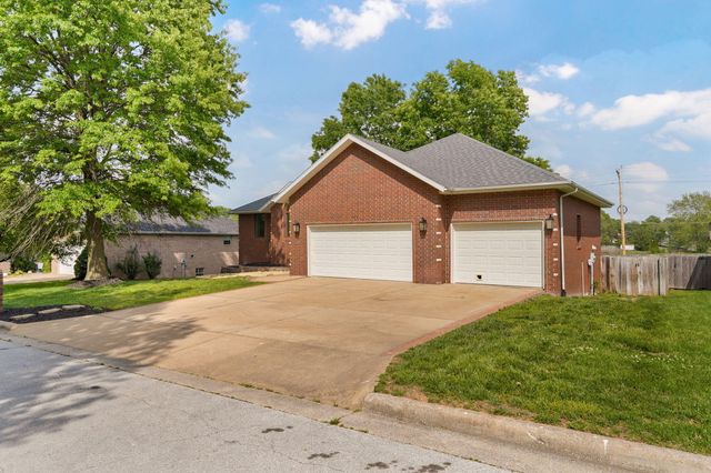 506 S Pepperhill Drive, Nixa, MO 65714